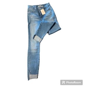 Good American, size 6/28,blue jeans.
